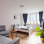 Oasis 2 In Center Downtown Daire Varşova